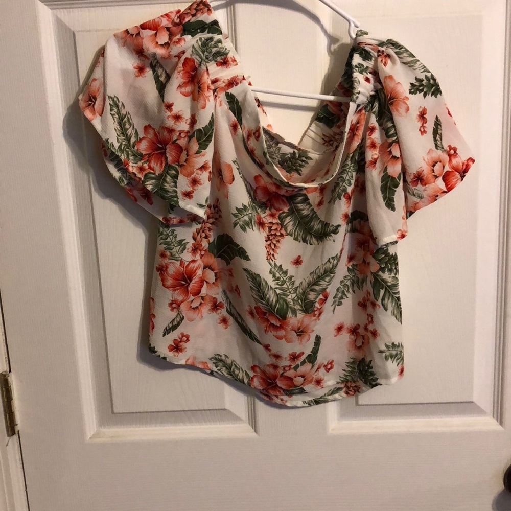 Trendy crop top